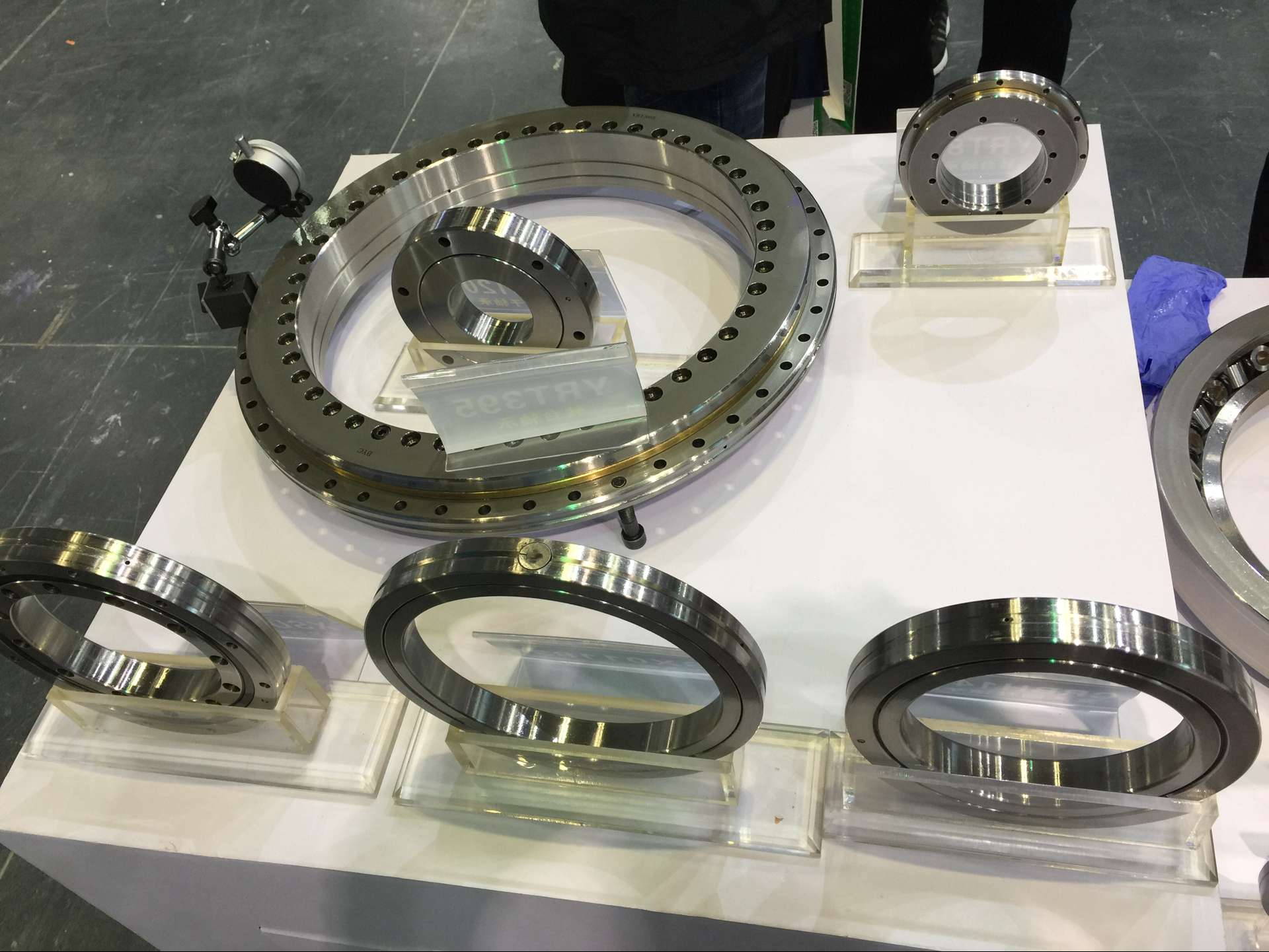 交叉滾子軸承 交叉滾子軸承