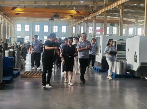 宜陽縣委副書記、縣長候選人張麗娟到博盈軸承調(diào)研